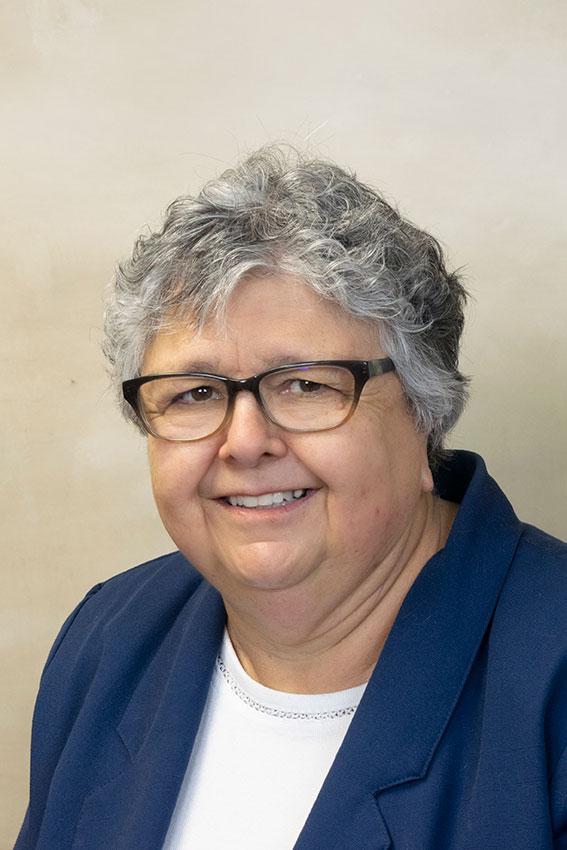 loretta guzzi min